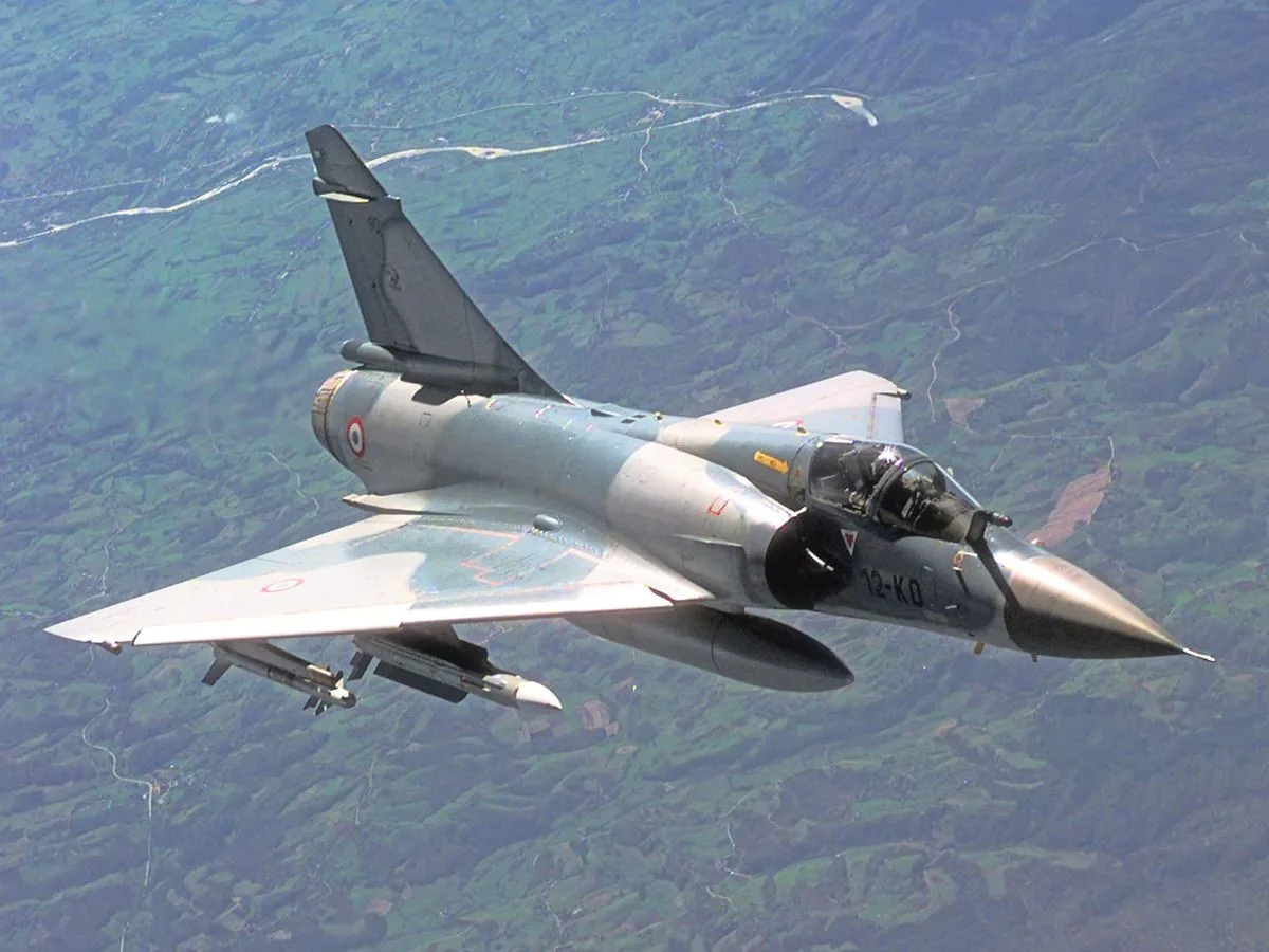 Franța va livra Ucrainei avioane de luptă Mirage 2000-5