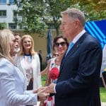 Ținută de peste 3.000 de euro pentru Carmen Iohannis. Prima Doamnă și Klaus, prezenți la inaugurarea Casei României, la Ambasada României din Paris