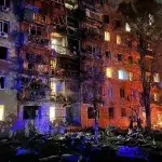 Clădire avariată în urma unui incendiu nocturn