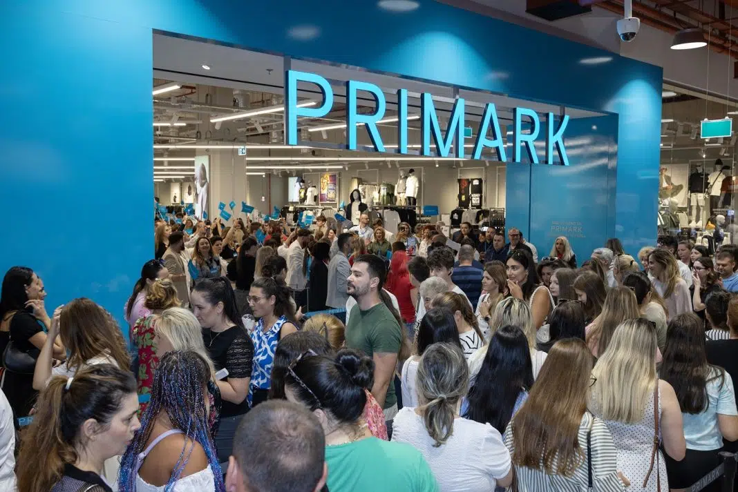 Mulțime la deschiderea magazinului Primark