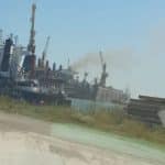 Incendiu pe o navă aflată la cheu în Şantierul Naval Midia. Patru persoane ar fi la interior