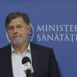 Bărbat vorbind la Ministerul Sănătății, România