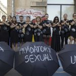 VIDEO. Protest în București față de hărțuirea sexuală acoperită de marile universități