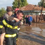 Guvern: 271 de persoane au fost evacuate și mutate în siguranță