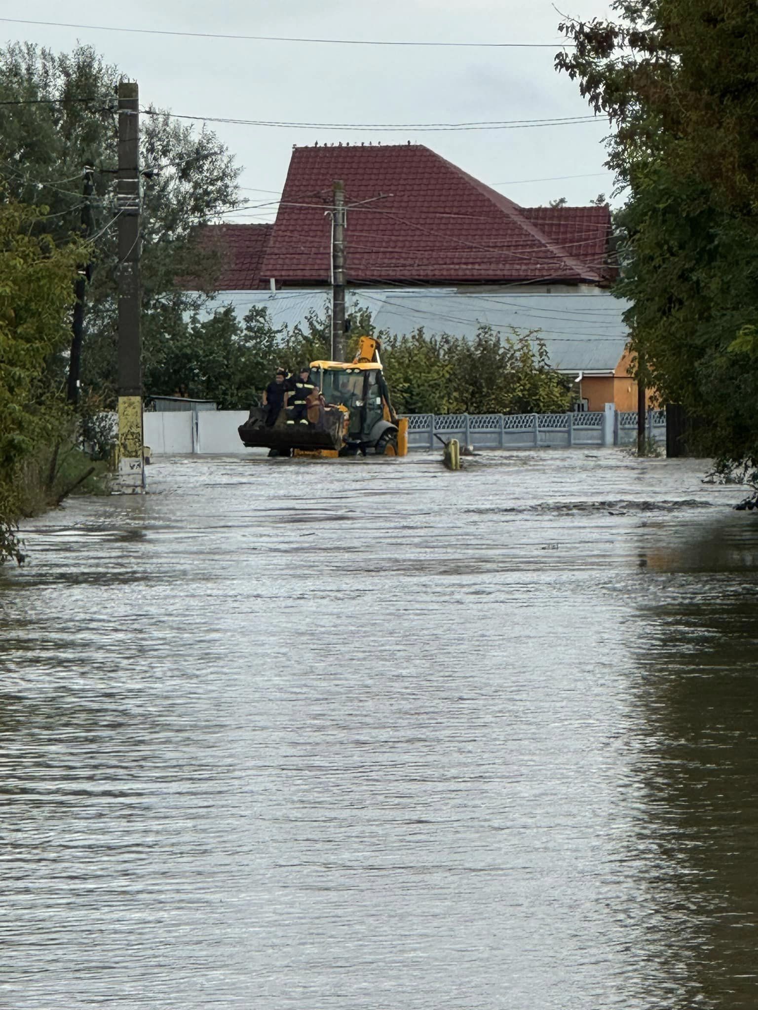 25.199 de gospodării fără curent în Galaţi după inundaţii