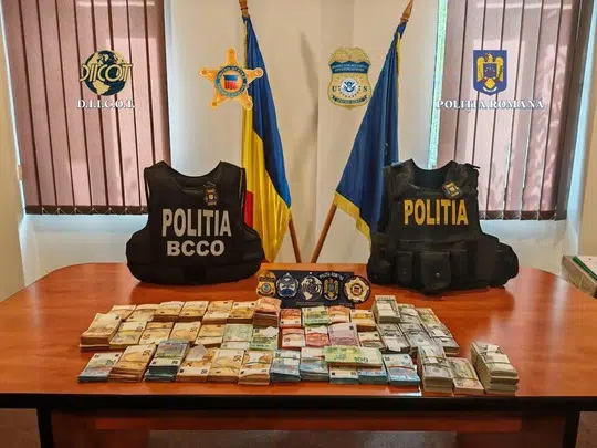 Bunuri confiscate de Poliția Română, bani și echipament