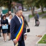 Primarul orașului Bușteni, Mihai Corbu, cercetat pentru agresiune fizică asupra unei angajate