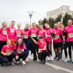 Un grup de 20 de alergători care participau la cursa de 10 km din cadrul Maratonului București a decis să oprească alergarea după doar 4 kilometri, într-o acțiune simbolică menită să atragă atenția asupra importanței informării corecte în privința contracepției moderne și a sănătății femeilor. Inițiativa a fost organizată cu sprijinul Organon, o companie globală dedicată sănătății femeilor.