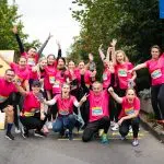 Un grup de 20 de alergători care participau la cursa de 10 km din cadrul Maratonului București a decis să oprească alergarea după doar 4 kilometri, într-o acțiune simbolică menită să atragă atenția asupra importanței informării corecte în privința contracepției moderne și a sănătății femeilor. Inițiativa a fost organizată cu sprijinul Organon, o companie globală dedicată sănătății femeilor.