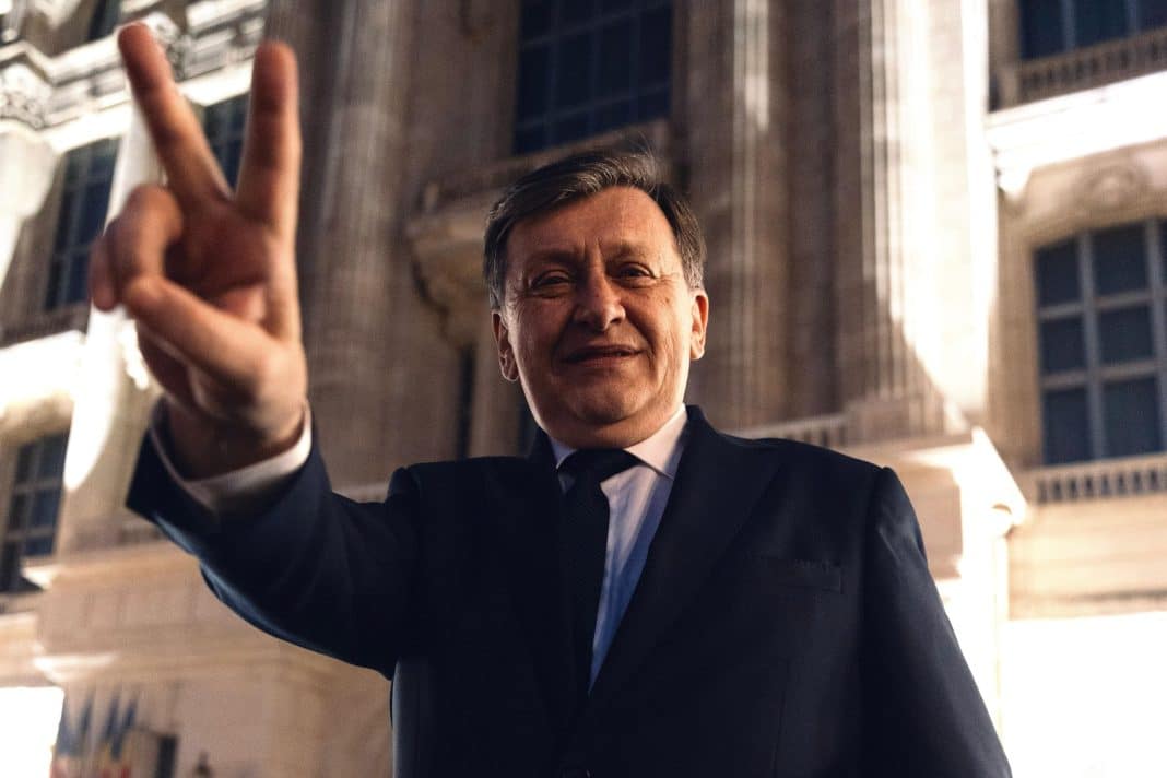 Crin Antonescu armata obligatorie minciună mizerabilă