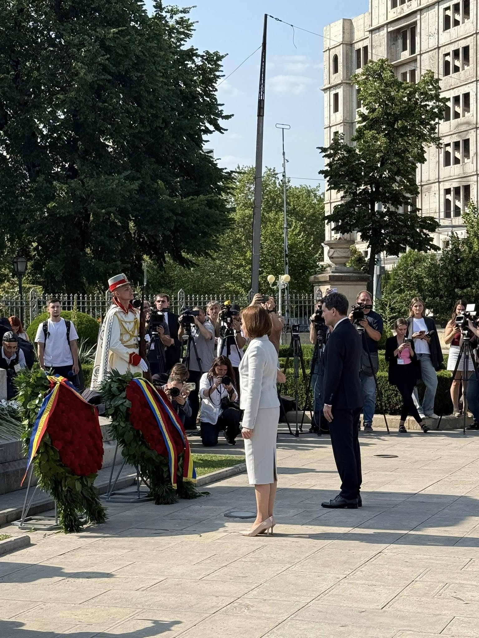 Maia Sandu Nicușor Dan coroane flori Ștefan cel Mare