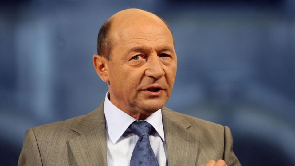 traian băsescu operație cord Paris