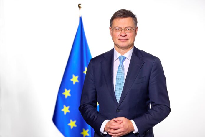 valdis dombrovskis, comisar pe economie valdis dombrovskis, comisar pe economie