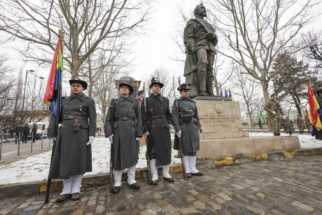 Ilie Bolojan, București, 24 ianuarie 2026. Inquam Photos / George Călin Ceremonia militară și religioasă organizată cu prilejul Zilei Unirii Principatelor Române, la Monumentul Domnitorului Alexandru Ioan Cuza, premierul României