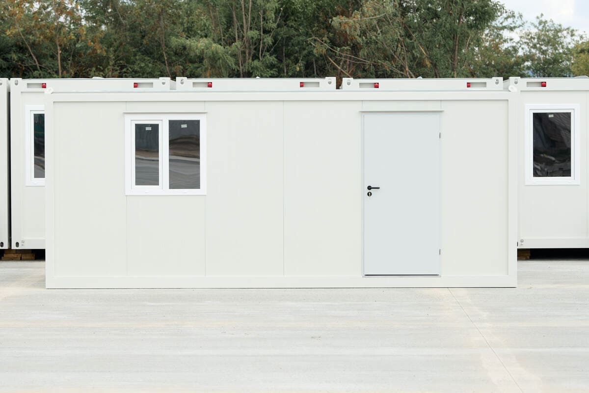 5 motive să alegi vestiare pentru angajați din containere mo